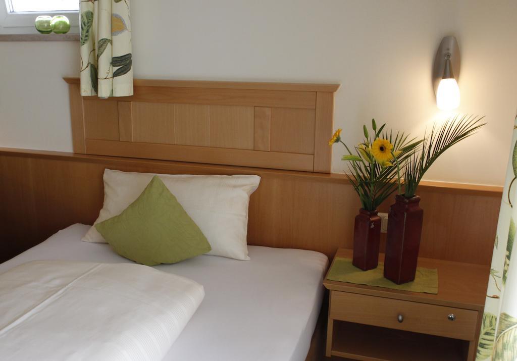 Apart-Hotel Pension Rossmayer Bad Füssing Δωμάτιο φωτογραφία